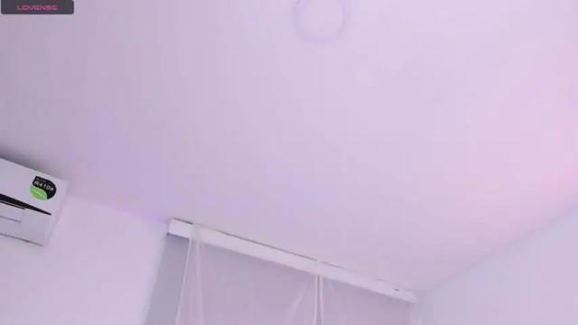 Image 11 of krissell_ Stream on Chaturbate on 23 months ago