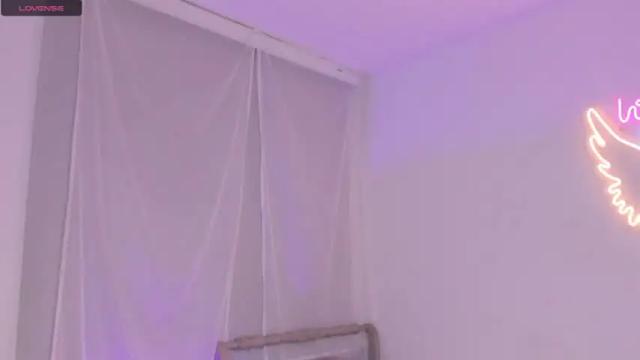 Thumbnail 1, krissell_'s Stream at Chaturbate, 22 months ago