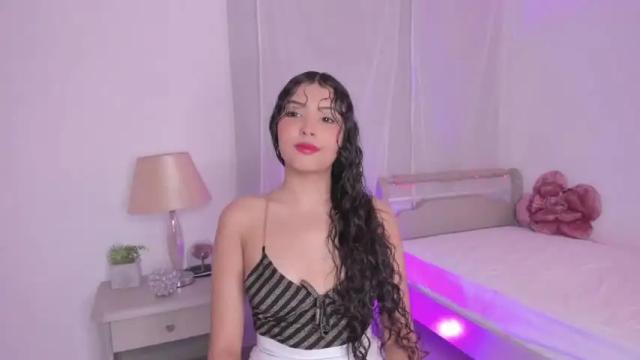 Image 2 of krissell_ Stream on Chaturbate on 22 months ago