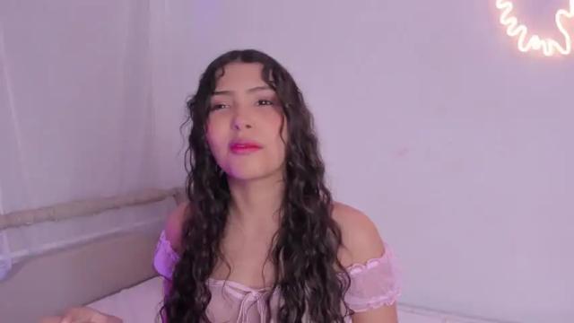 Image 11 of krissell_ Stream on Chaturbate on 22 months ago