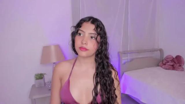 Image 10 of krissell_ Stream on Chaturbate on 22 months ago