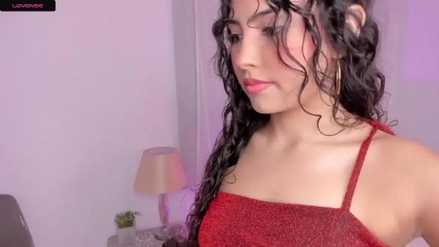 Image 3 of krissell_ Stream on Chaturbate on 21 months ago