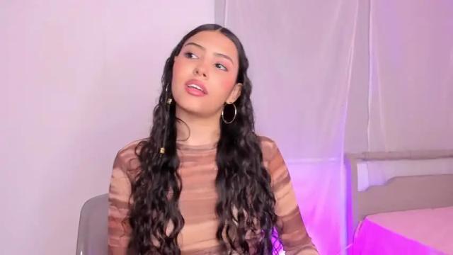 Image 6 of krissell_ Stream on Chaturbate on 21 months ago