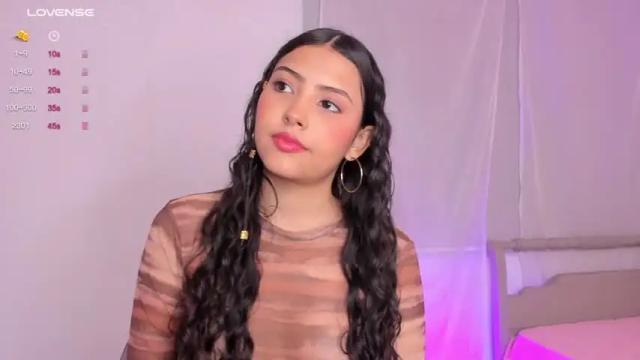 Image 7 of krissell_ Stream on Chaturbate on 21 months ago