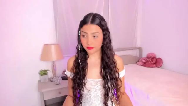 Image 6 of krissell_ Stream on Chaturbate on 21 months ago