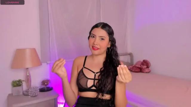 Image 11 of krissell_ Stream on Chaturbate on 21 months ago