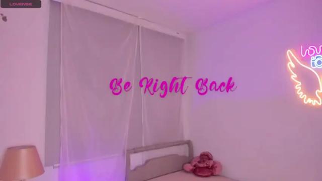 Image 6 of krissell_ Stream on Chaturbate on 21 months ago