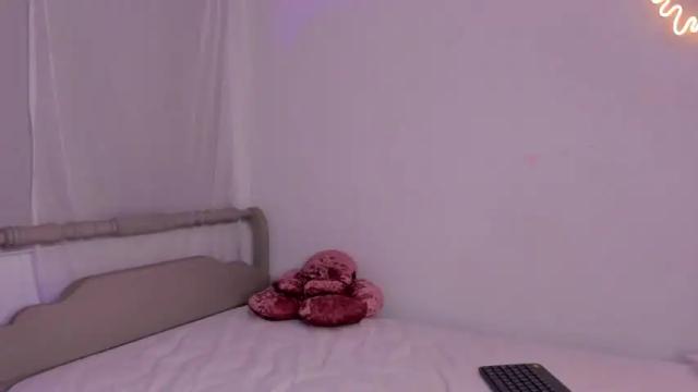 Image 10 of krissell_ Stream on Chaturbate on 21 months ago