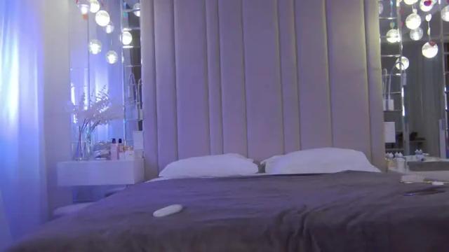Image 3 of krissone Stream on Chaturbate on 1 month ago