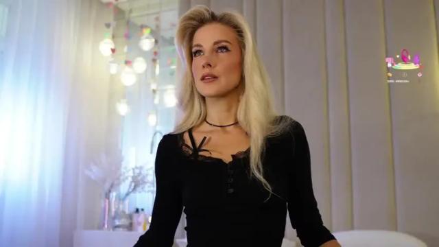 Image 2 of krissone Stream on Chaturbate on 4 months ago