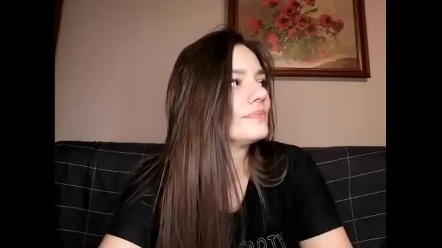 Image 7 of krisssexi Stream on Chaturbate on 18 months ago