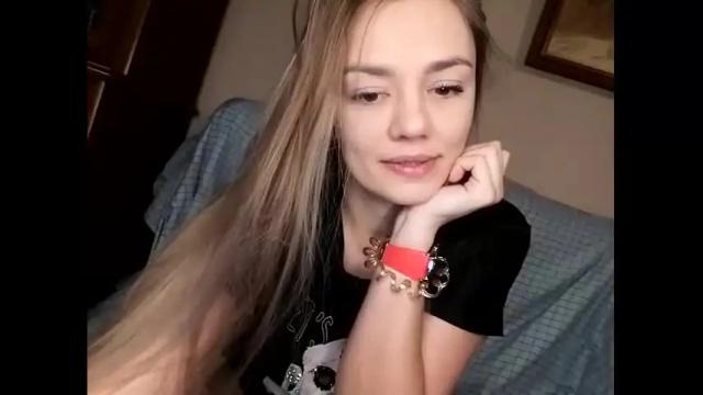 Image 8 of krisssexi Stream on Chaturbate on 17 months ago