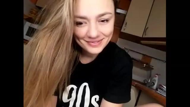 Image 2 of krisssexi Stream on Chaturbate on 15 months ago