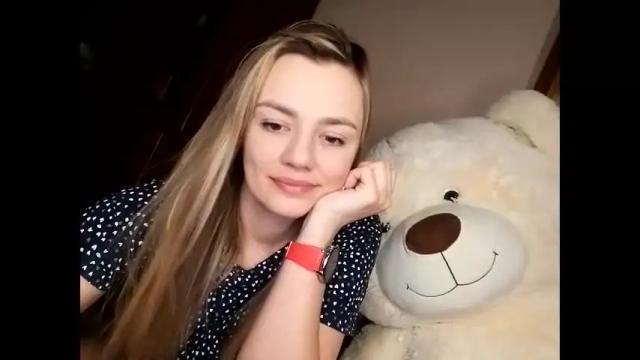 Image 10 of krisssexi Stream on Chaturbate on 15 months ago