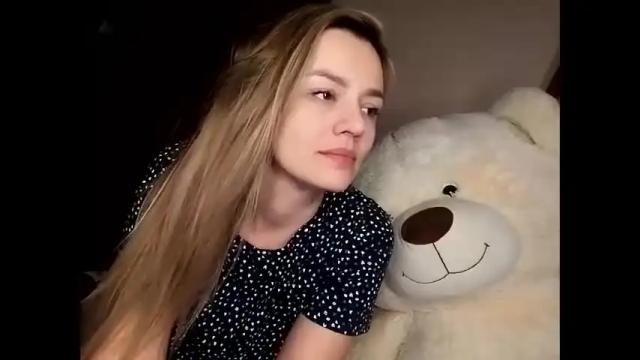 Image 12 of krisssexi Stream on Chaturbate on 15 months ago