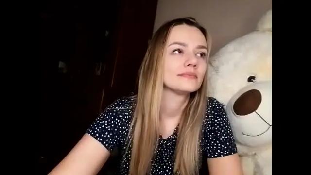 Image 2 of krisssexi Stream on Chaturbate on 15 months ago