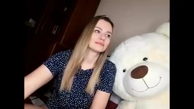 Image 7 of krisssexi Stream on Chaturbate on 15 months ago
