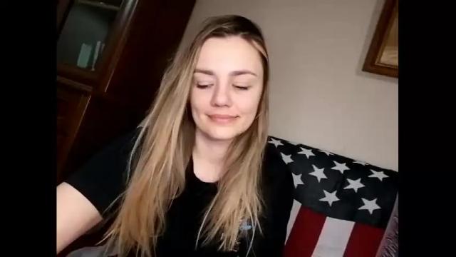 Image 12 of krisssexi Stream on Chaturbate on 14 months ago