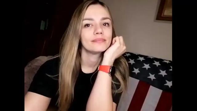 Image 4 of krisssexi Stream on Chaturbate on 14 months ago