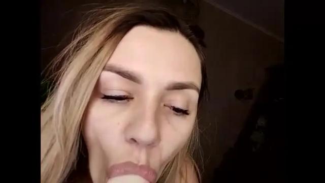 Image 10 of krisssexi Stream on Chaturbate on 1 month ago