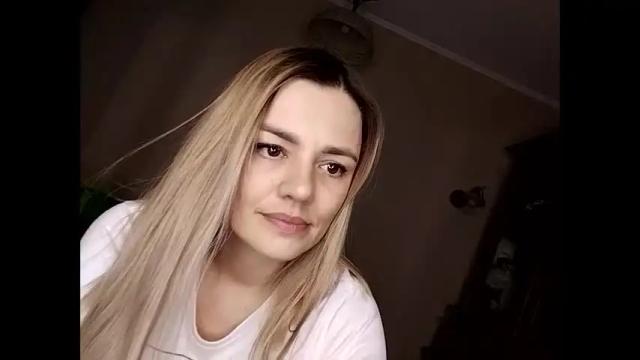 Image 4 of krisssexi Stream on Chaturbate on 1 month ago