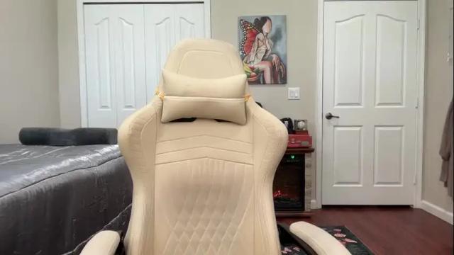 Image 4 of krissy2024 Stream on Chaturbate on 3 months ago