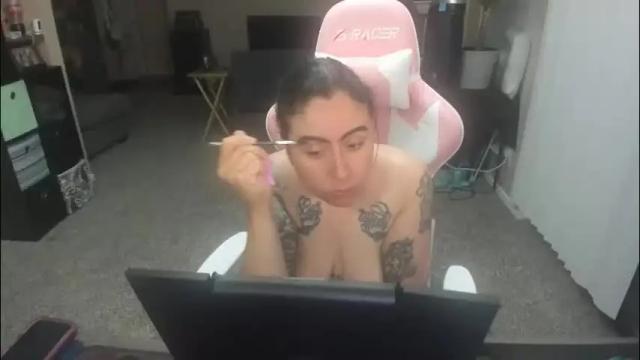 Image 2 of kristajay Stream on Chaturbate on 9 days ago