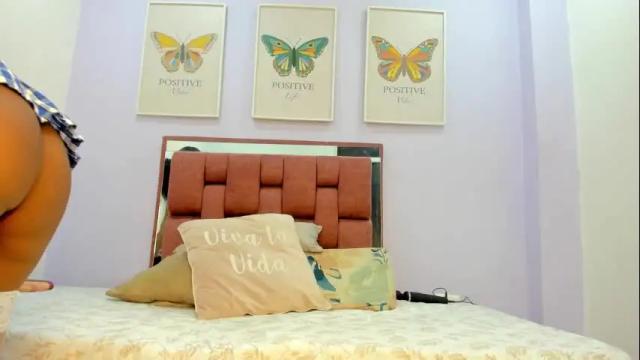 Image 3 of kristakinnky Stream on Chaturbate on 1 month ago