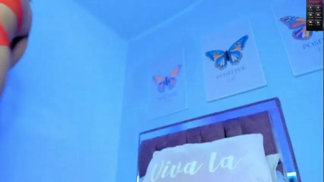 Image 3 of kristakinnky Stream on Chaturbate on 16 days ago