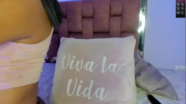 Image 2 of kristakinnky Stream on Chaturbate on 12 days ago