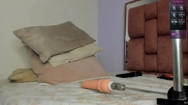 Image 4 of kristakinnky Stream on Chaturbate on 11 days ago