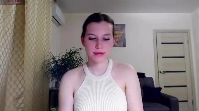 Image 3 of kristal89 Stream on Chaturbate on 6 months ago