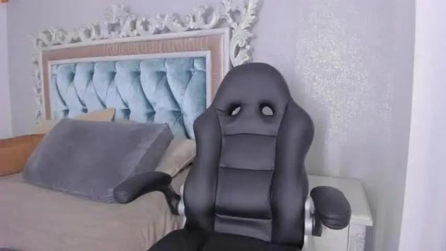 Image 3 of kristal99_ Stream on Chaturbate on 26 months ago