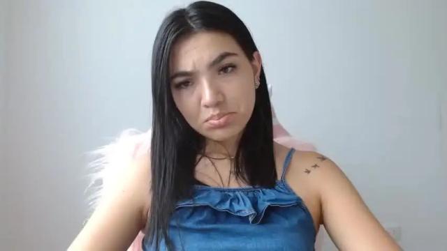 Image 10 of kristal_santamaria Stream on Chaturbate on 15 months ago