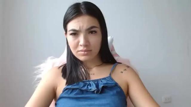 Image 11 of kristal_santamaria Stream on Chaturbate on 15 months ago