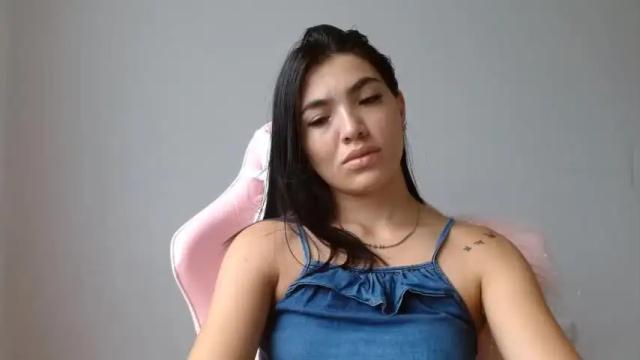 Image 2 of kristal_santamaria Stream on Chaturbate on 15 months ago