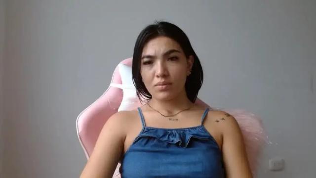 Image 3 of kristal_santamaria Stream on Chaturbate on 15 months ago