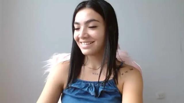 Image 7 of kristal_santamaria Stream on Chaturbate on 15 months ago