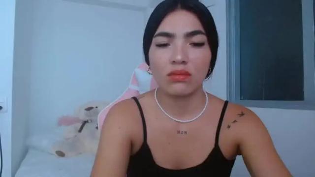 Image 12 of kristal_santamaria Stream on Chaturbate on 12 months ago