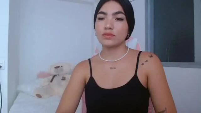 Image 6 of kristal_santamaria Stream on Chaturbate on 12 months ago