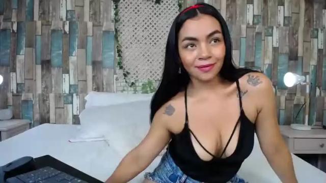 Image 7 of kristal_west Stream on Chaturbate on 16 months ago
