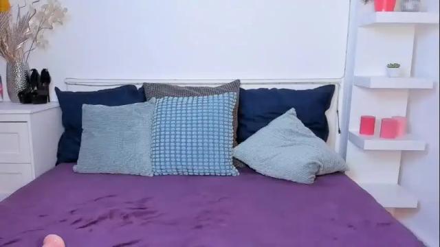 Image 8 of kristalbabe69 Stream on Chaturbate on 1 month ago