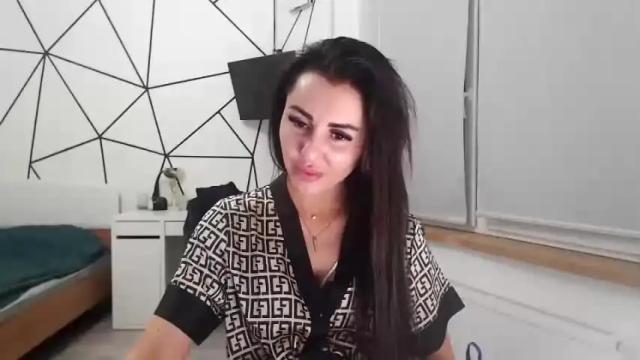 Image 8 of kristalblondy Stream on Chaturbate on 18 months ago