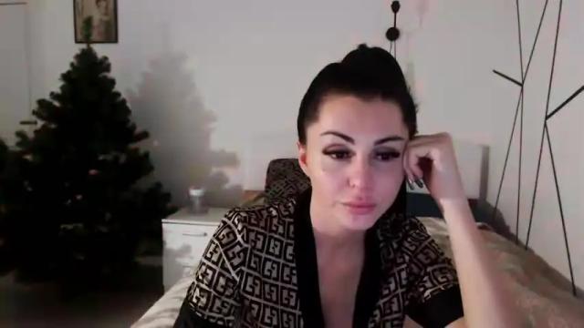 Image 3 of kristalblondy Stream on Chaturbate on 18 months ago