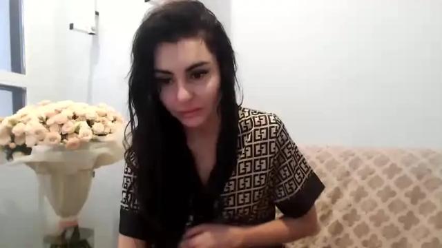 Image 12 of kristalblondy Stream on Chaturbate on 17 months ago