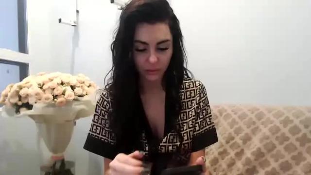 Image 7 of kristalblondy Stream on Chaturbate on 17 months ago