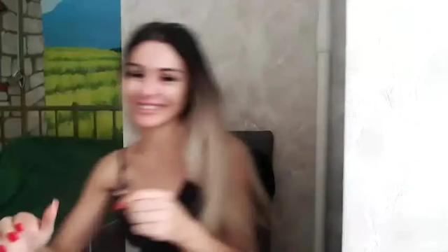 Image 2 of kristalblondy Stream on Chaturbate on 15 months ago
