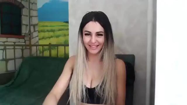 Image 7 of kristalblondy Stream on Chaturbate on 15 months ago
