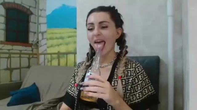 Image 2 of kristalblondy Stream on Chaturbate on 15 months ago
