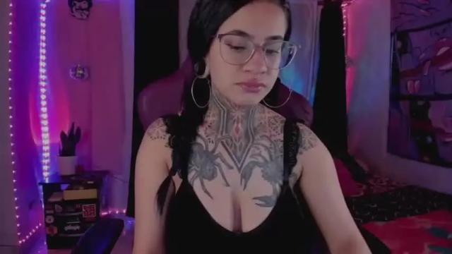 Image 3 of kristall_schwarz_ Stream on Chaturbate on 24 months ago